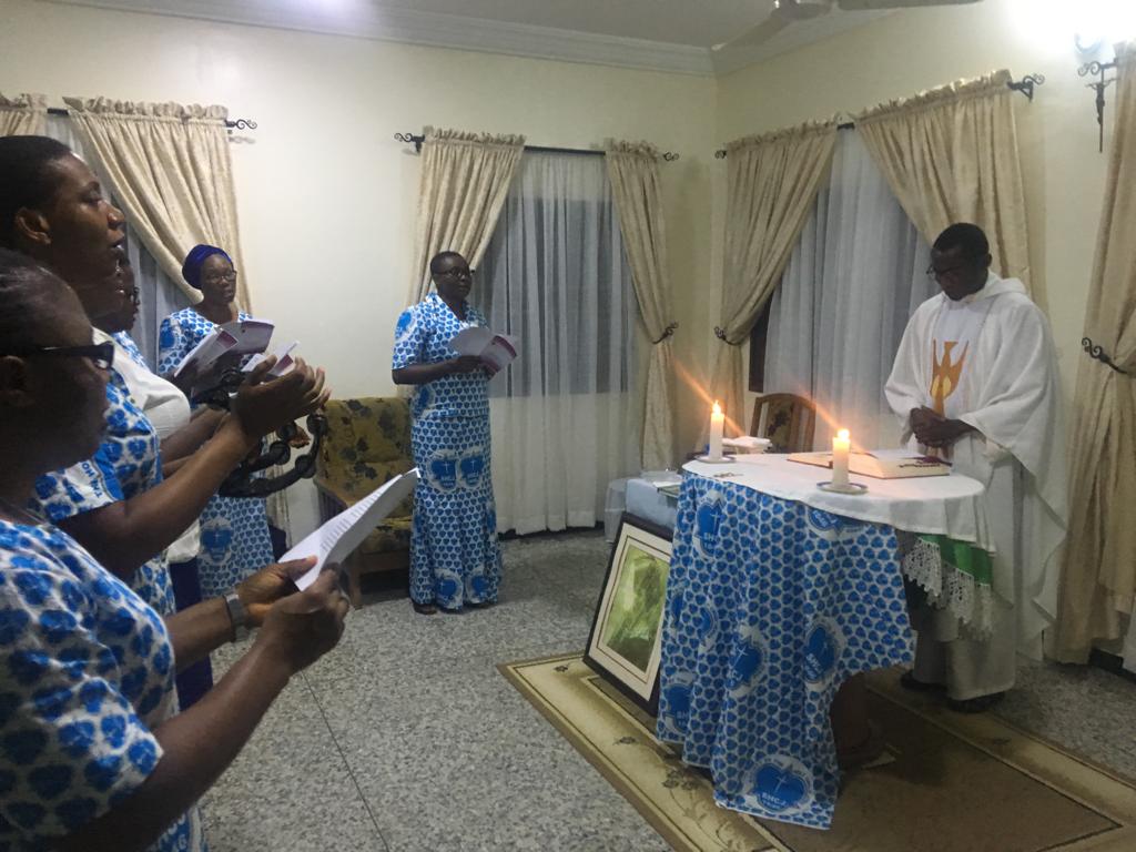 Loyola Jesuit College, Gidan Mangoro and Jikwoyi Holy Child communities celebrating with Holy Eucharist