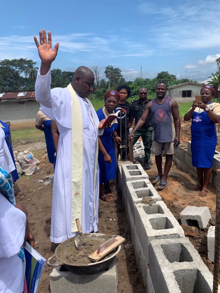 Rev. Fr. Emmanuel Umo, blessing foundations of the Alumnae Project of an Infirmary for the school