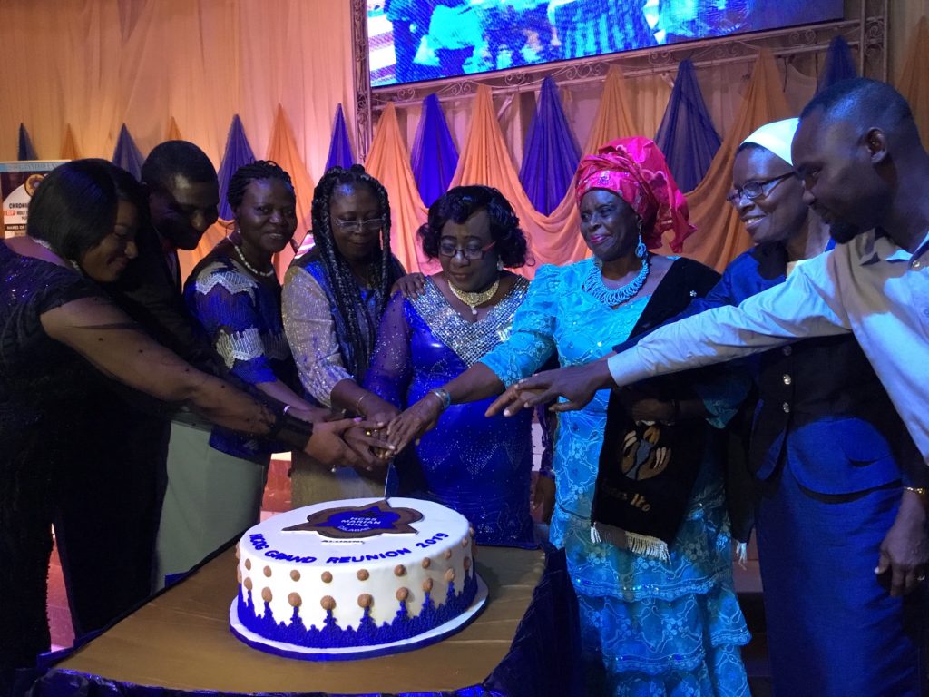 The former Principals present or their representative cut the cake
